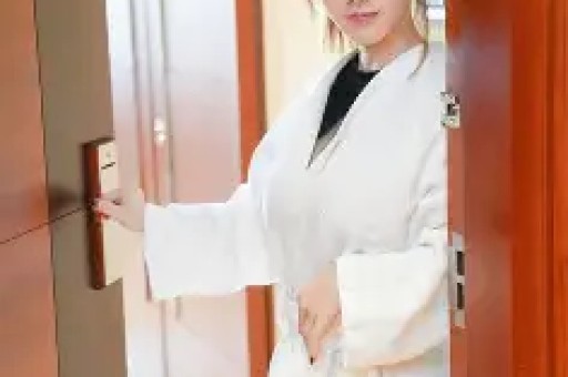 娱乐圈一日三爆瓜！同居、人设翻车、被滞留海外个个戳中眼球